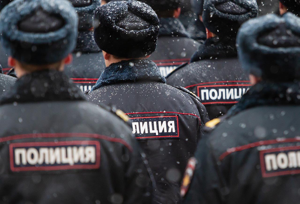 охранник. сотрудник охраны. может ли сторож. форма охранника. может ли сторож.