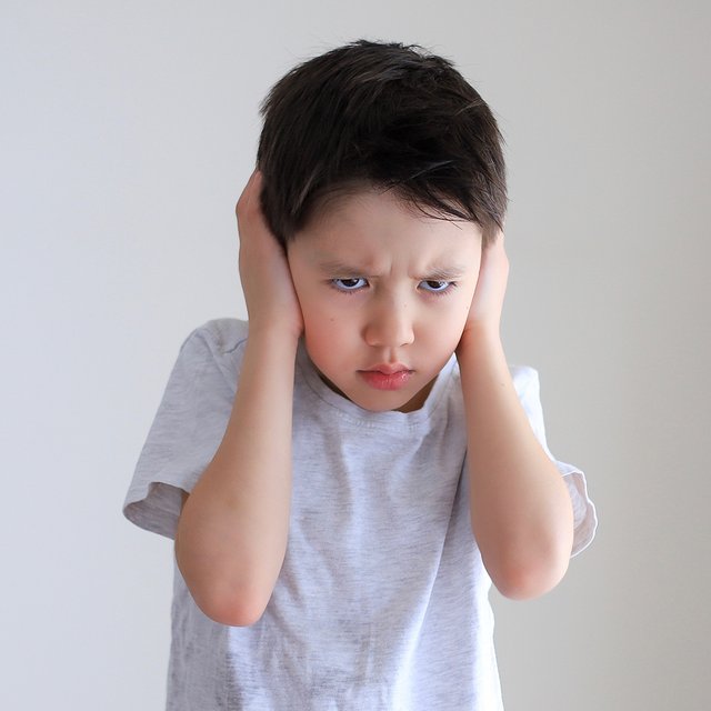 Ребёнка обзывают из-за национальности: что делать родителям