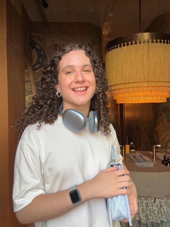 Захар Жадаев. «Майнкрафт заставил меня мыслить как бизнесмен»: интервью со школьником, который зарабатывает 7 тысяч долларов в месяц на репетиторстве