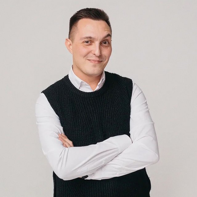 «На контрольных кидаю в детей конфеты». Как быть классным руководителем сразу в двух классах и не выгореть