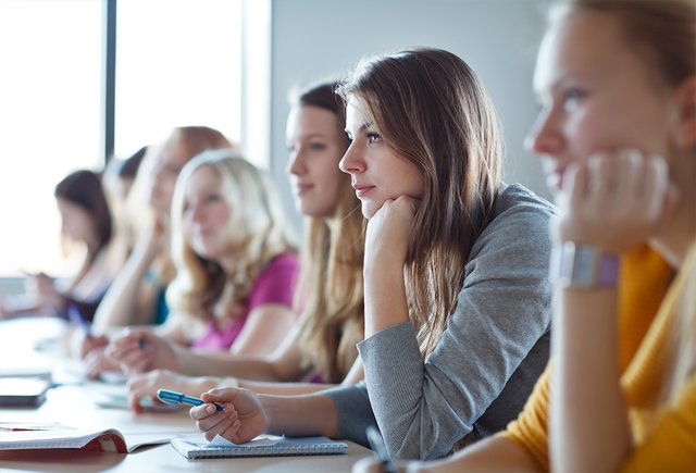 В МГУ или Вышку с низкими баллами ЕГЭ: как работает целевое поступление в вузы