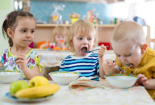 Тайная жизнь детских садов: берут ли туда мужчин, сколько стоят поделки и заставляют ли детей есть