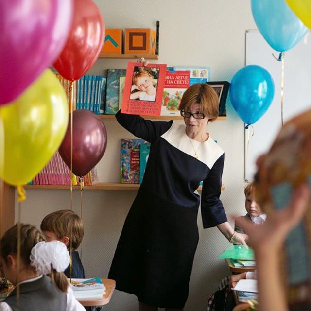 «Урок — это то, что рождается из пустяка». Учитель с 36-летним стажем — о детях, родителях и коллегах из-за МКАДа