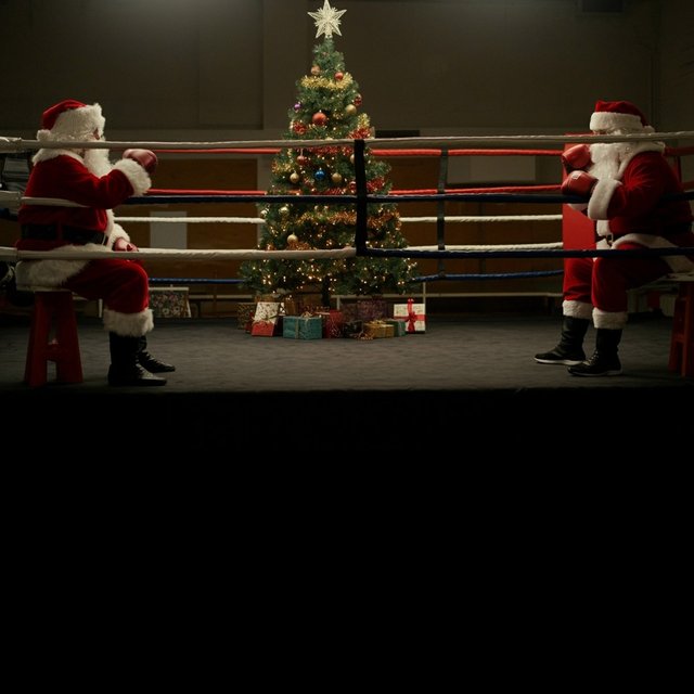 Как не перессориться за новогодним столом и еще 14 вопросов про праздники с родственниками