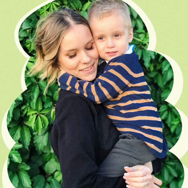 «Отдала ребенка клоунам в гримерке и побежала выступать»: правила воспитания бывшей артистки цирка