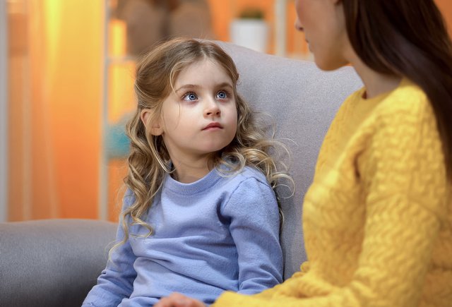 Как объяснить ребёнку, что в мире есть зло и насилие, не напугав его?