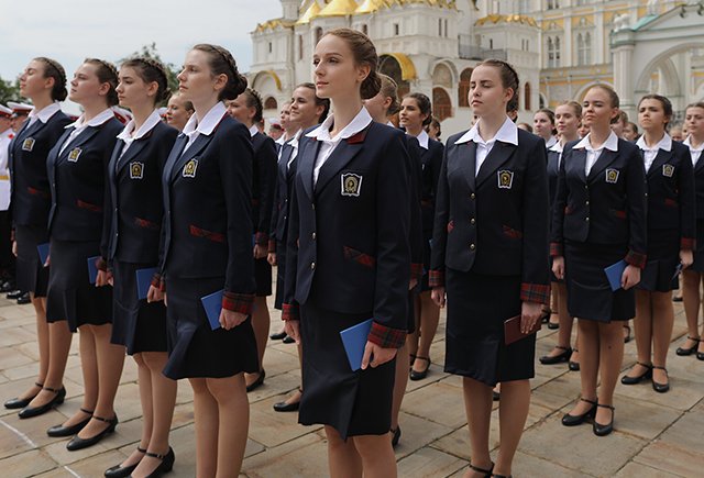 «Воспитатель в пансионе — надзорный орган, который девочки чувствуют над собой»