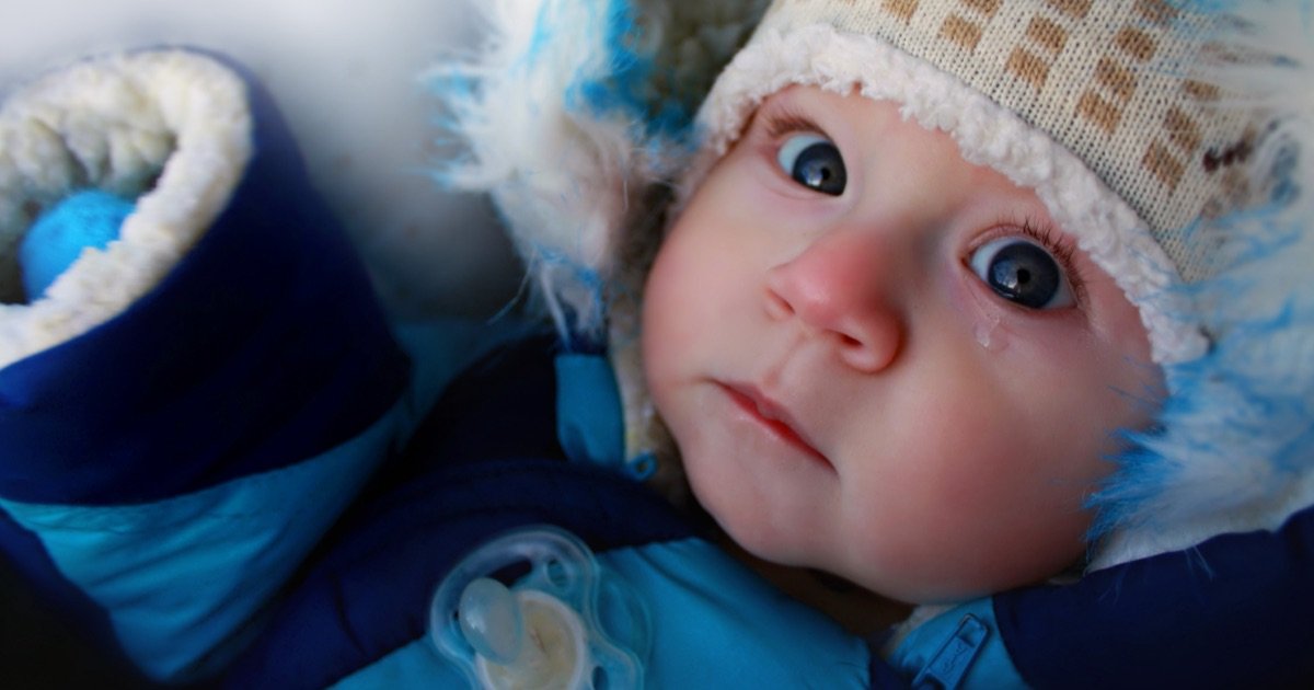 Как понять тепло малышу или холодно? Во что одеть ребенка зимой.