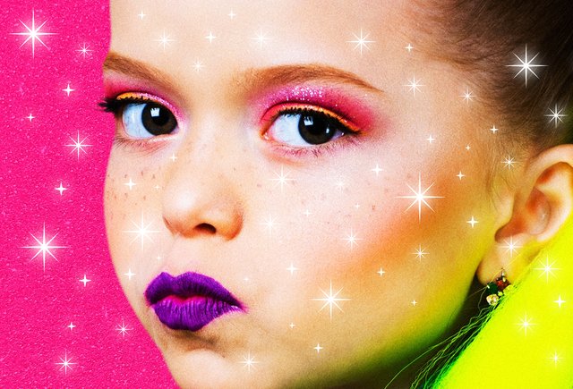 GRWM в школу: почему даже первоклассницы уже не могут жить без косметики