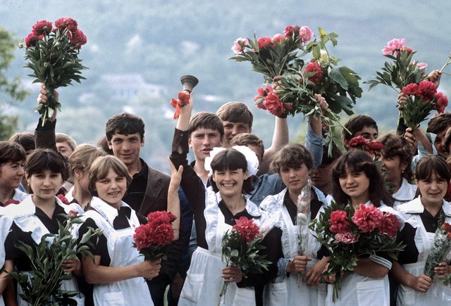 Как придумали последний звонок в СССР (и как его отмечают по всему миру)