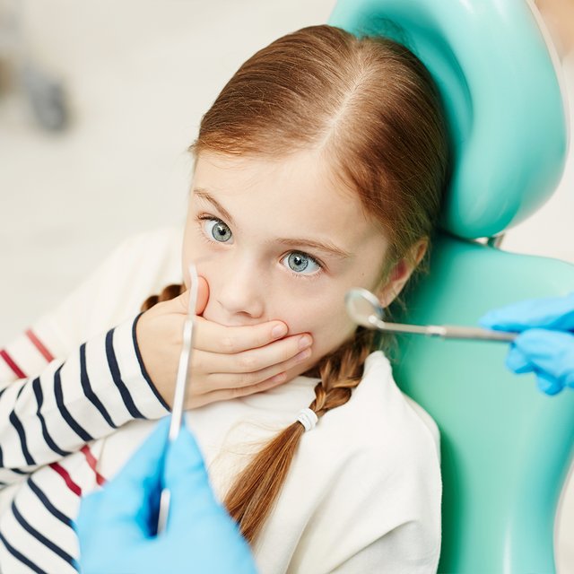 Кариес на молочных зубах: зачем его лечить, если зубы всё равно выпадут