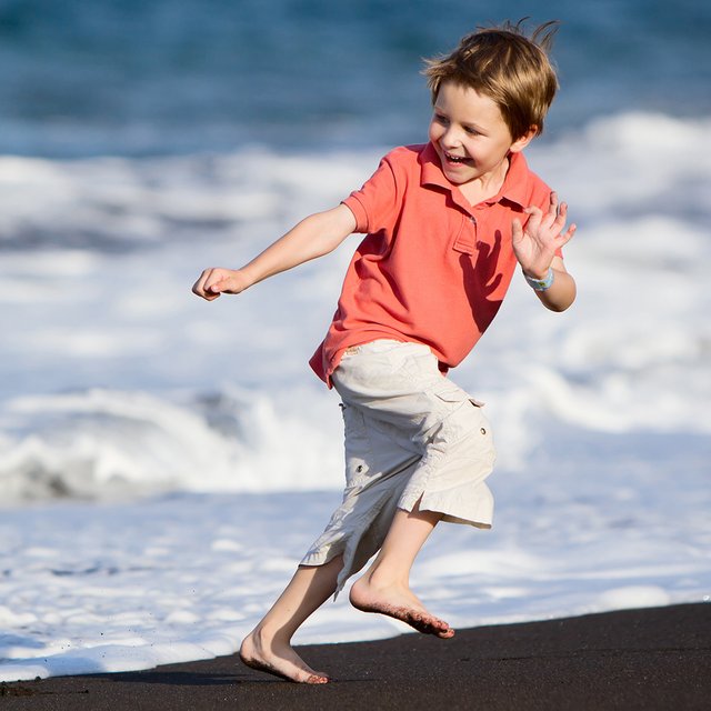 «Пацан должен двигаться!» Как родители видят летние каникулы детей и что об этом думает психолог