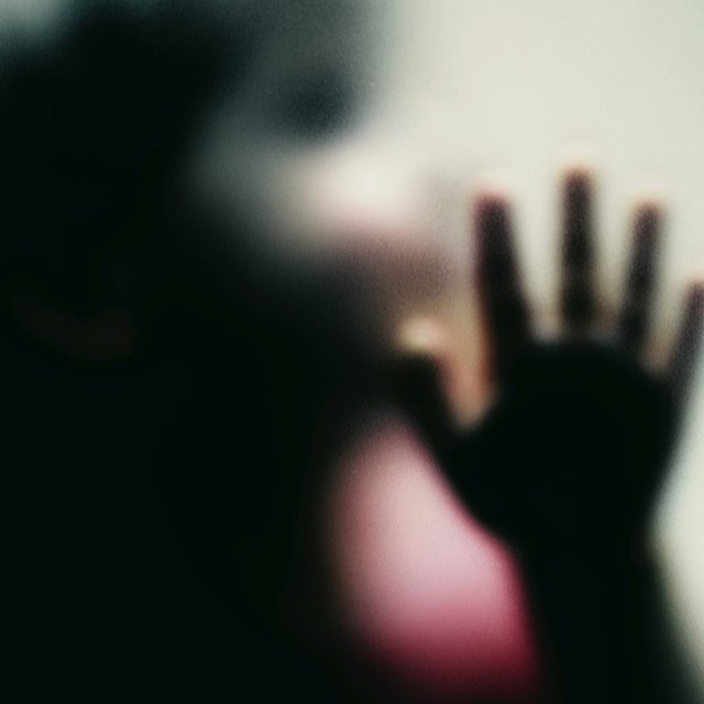 «Им рот заклеивали скотчем»: как воспитатели издеваются над детьми в садах и что могут сделать родители