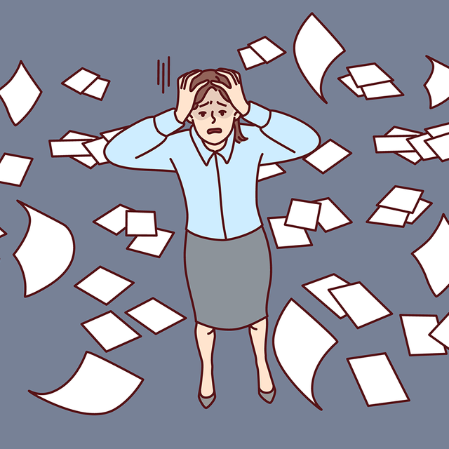 «Делаем отчет о снижении отчетности»: учителя и завучи из разных регионов — о бюрократии в школах