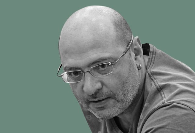 «Все разговоры об учёбе нерелевантны, если врать себе в главном». Дима Зицер — о том, как говорить с детьми