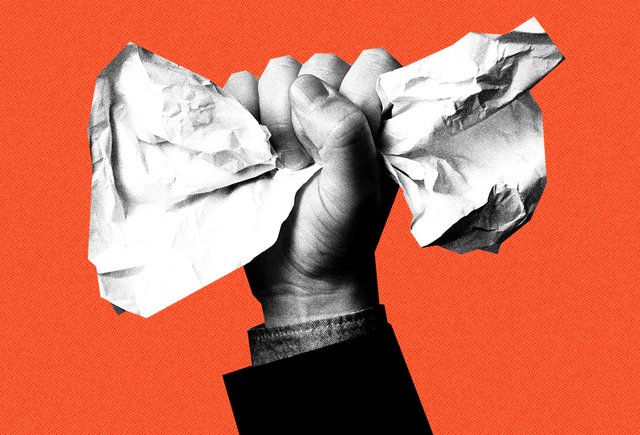 Может ли директор школы не принять заявление на увольнение от учителя-пенсионера?