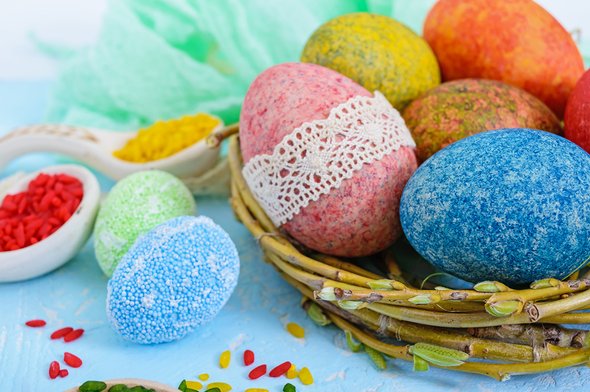 Яйца в крапинку. 7 способов покрасить яйца на Пасху в последний момент — для тех, кто опять ничего не успел