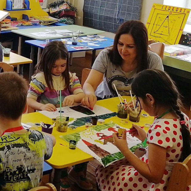 «Можем провести неделю без игрушек». Старший воспитатель — о работе, детях и родителях