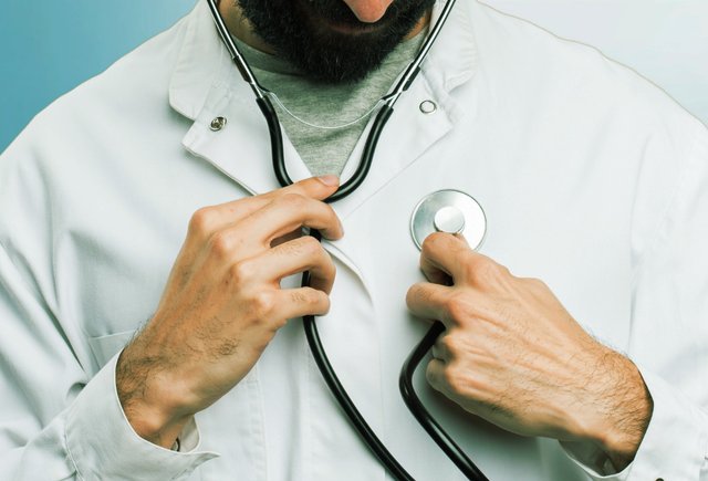 «На своей биполярке далеко не уедешь». Психолог — о вреде самодиагностики