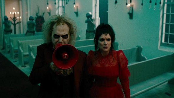 Майкл Китон, Вайнона Райдер, Мегафон