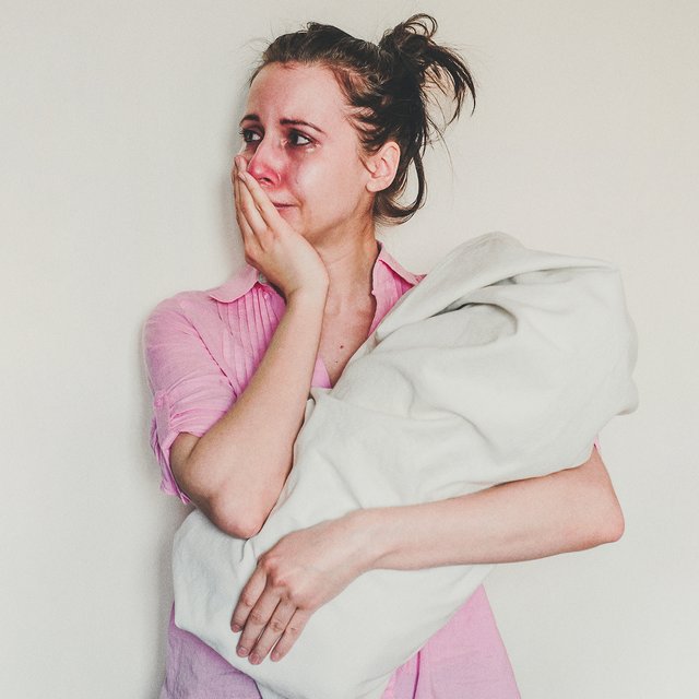 «Я очень плохая. Плохая мать». Депрессия, беби-блюз, выгорание: что может происходить после родов с женщиной