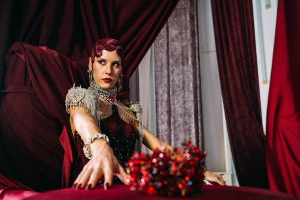 Ирина Горбачёва. Красная Королева. Новая «Алиса в Стране чудес». 2025