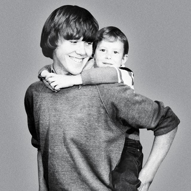 «Спустя неделю я называл его папой». История мальчика, который сбежал от педофила и спас ещё одного ребёнка