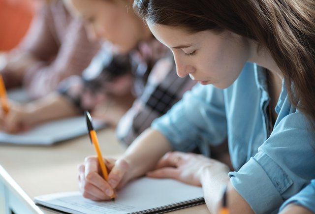 Итоговое сочинение
для 11-классников: что это, как писать, какого алгоритма придерживаться