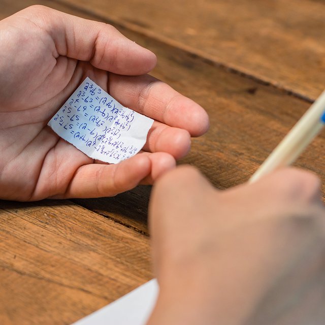 Что будет, если на ЕГЭ заметят шпаргалку или телефон