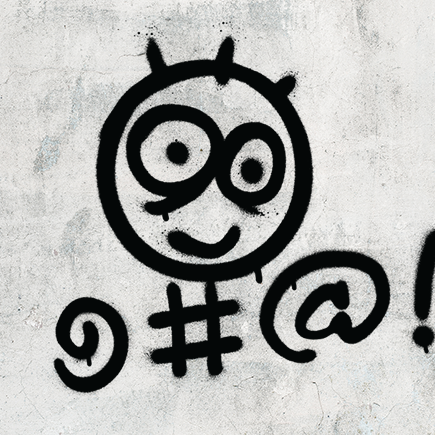 «Сейчас мат — это новый маркер искренности»: на каком языке говорят подростки