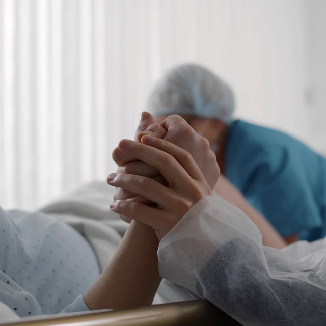 Отец будущего ребёнка не хочет присутствовать на родах: стоит ли его уговаривать