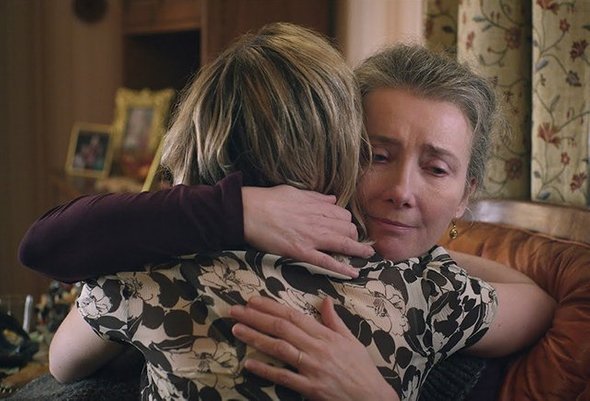 Эмма Томпсон в роли тревожной и заботливой мамы в фильме «Last Christmas»