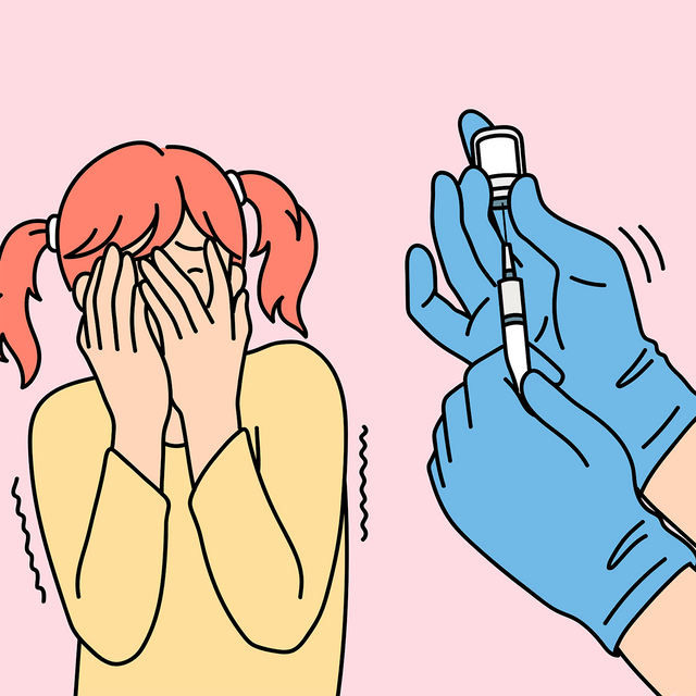 Ребёнок до истерики боится прививок и уколов: что делать и как ему помочь