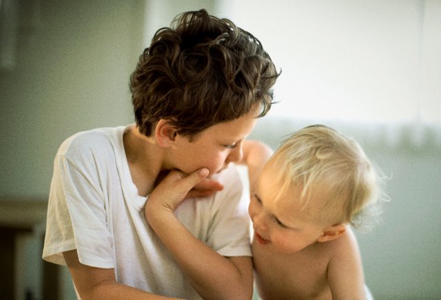 Рождение второго ребенка: какие могут быть кризисы в семье и когда лучше идти к психологу