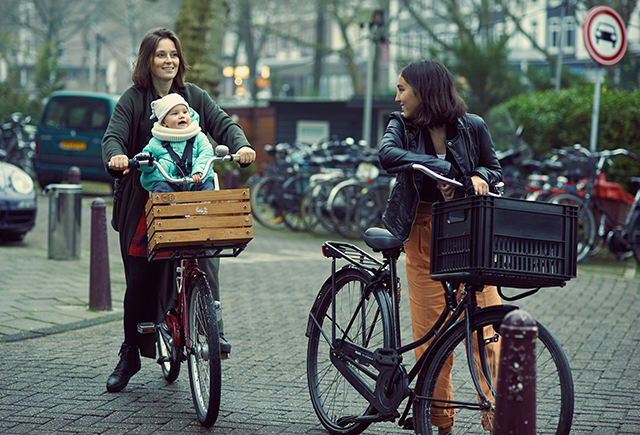 Могут ли учителя публиковать в соцсетях фото с пляжа и каково это — быть мачехой