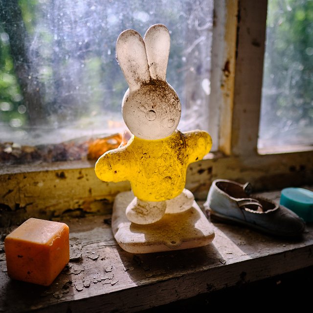 «Детей всё лето держали в школе, солдаты помыли её стиральным порошком». Монолог учительницы из Припяти