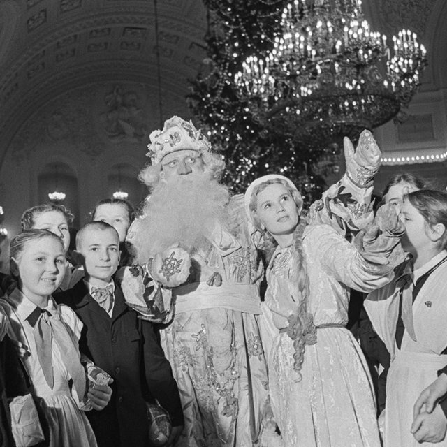 «Первые представления были о штурме Зимнего дворца»: история Кремлевской елки