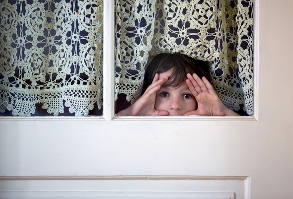 «Можно не обнимать и не целовать даже родственников»: чек-лист для похода в гости с ребенком