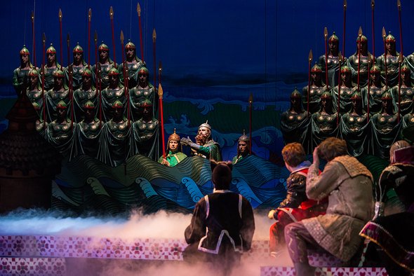 Спектакль «Сказки о царе Салтане» © Малый театр