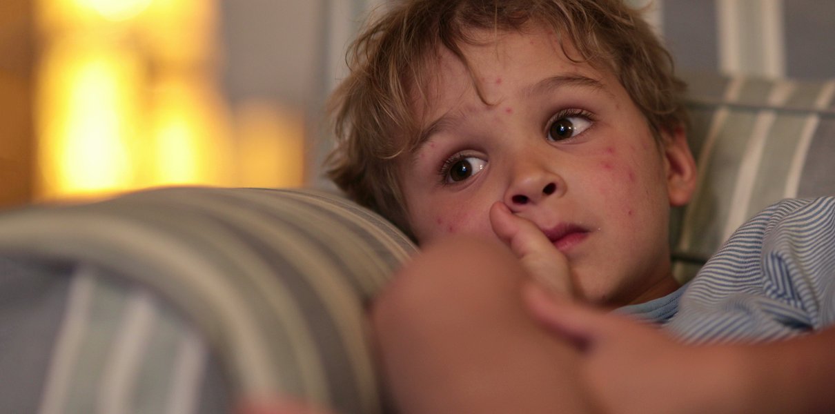 У ребёнка слишком сильная реакция на укусы насекомых. Как ему помочь?