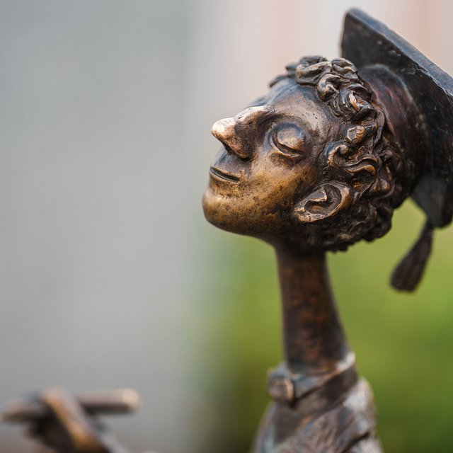 Есть ли льготы при поступлении в колледж у детей-сирот?