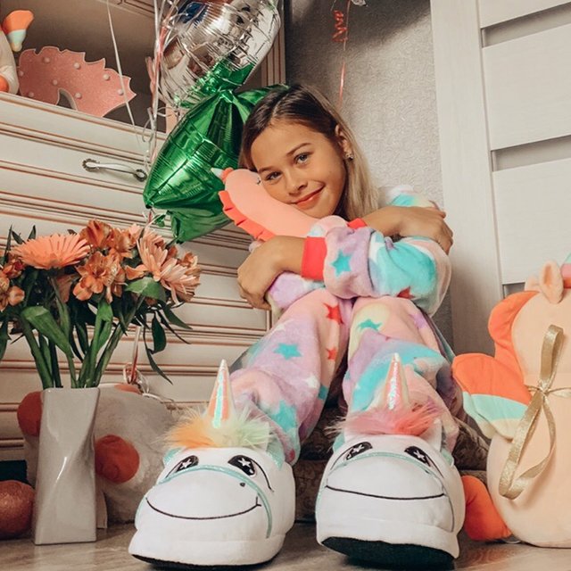 В 11 лет у Миланы почти 12 миллионов подписчиков. И она не планирует останавливаться