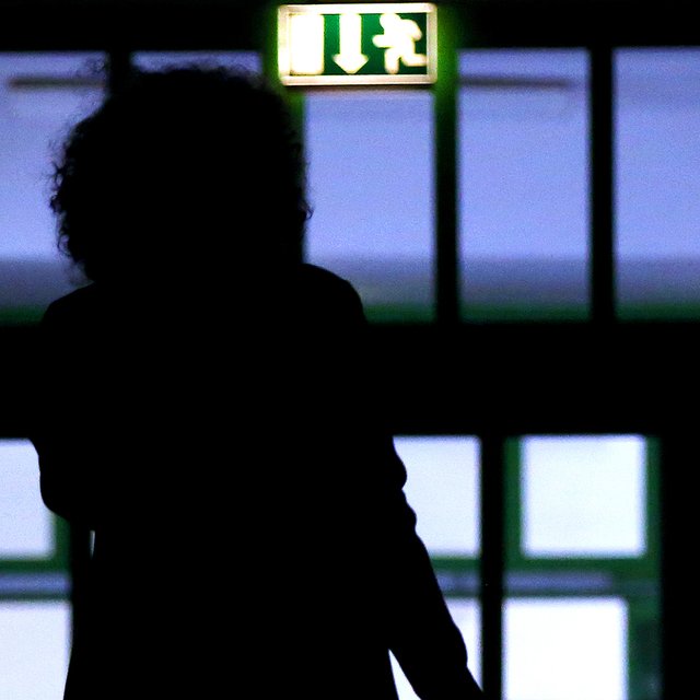 «Мама ученика угрожала, что зарежет меня»: почему учителя уходят из школ (и дело не в зарплатах)