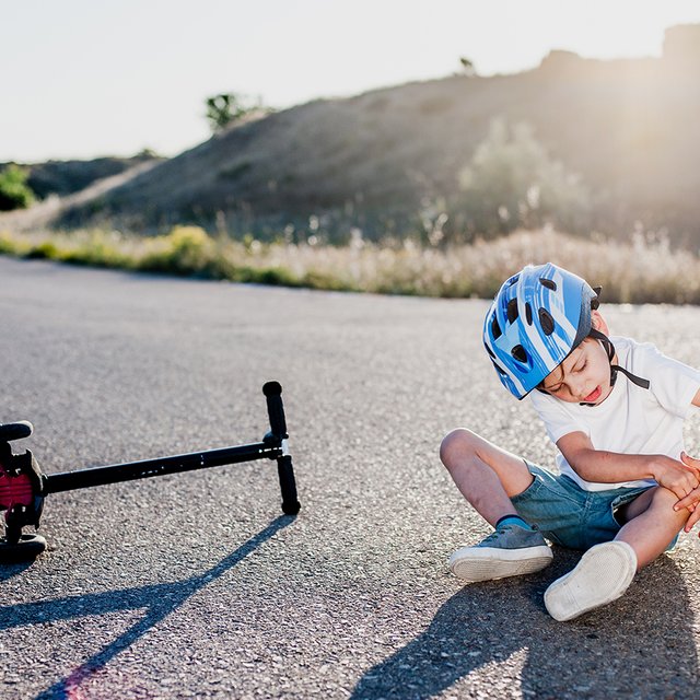 Можно ли спутать перелом с вывихом? Как отличить одно от другого, если рядом нет врача?