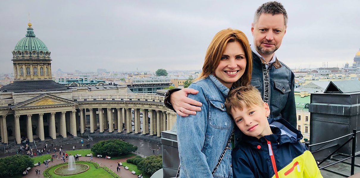 «Самое страшное — это ограничить ребёнка». Правила воспитания главреда телеканала «О!» Анны Шнайдер