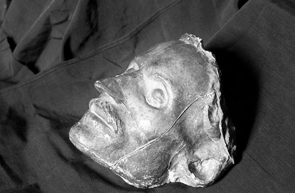 Посмертная маска Николая Гоголя работы скульптора Николая Рамазанова.