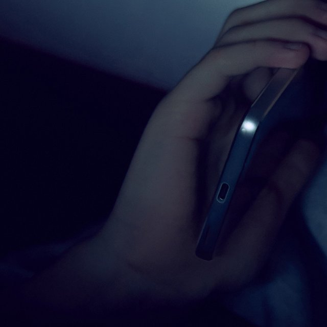 Сын позвонил в полицию с ложным сообщением о теракте в школе. Почему он так поступил?