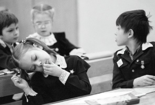 Школьники на уроке. Школа. СССР