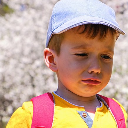 Что делать, если ребёнок плачет в летнем лагере и просится домой?