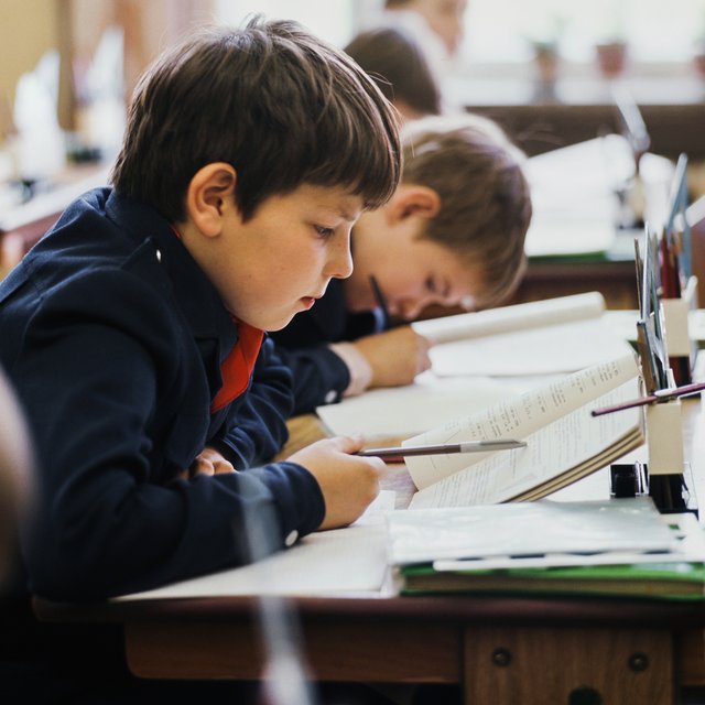 Школа проводит вступительные экзамены в пятый класс: это законно?